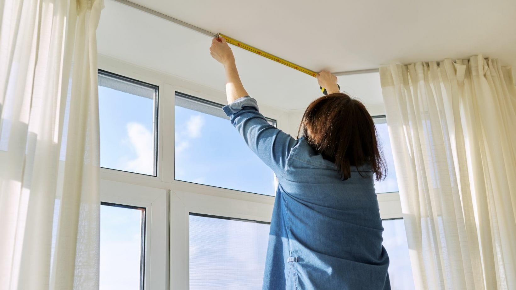 How to measure your windows for curtains and blinds